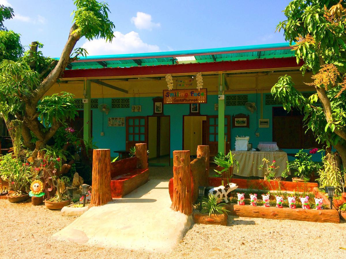 Smilingface guesthouse Sukhothaï Extérieur photo